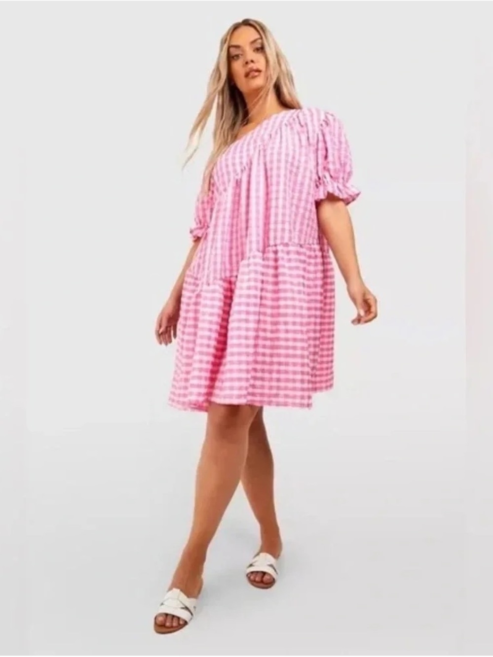 Boohoo | PLUS GINGHAM TEXTURED TIERED SMOCK DRESS PINK